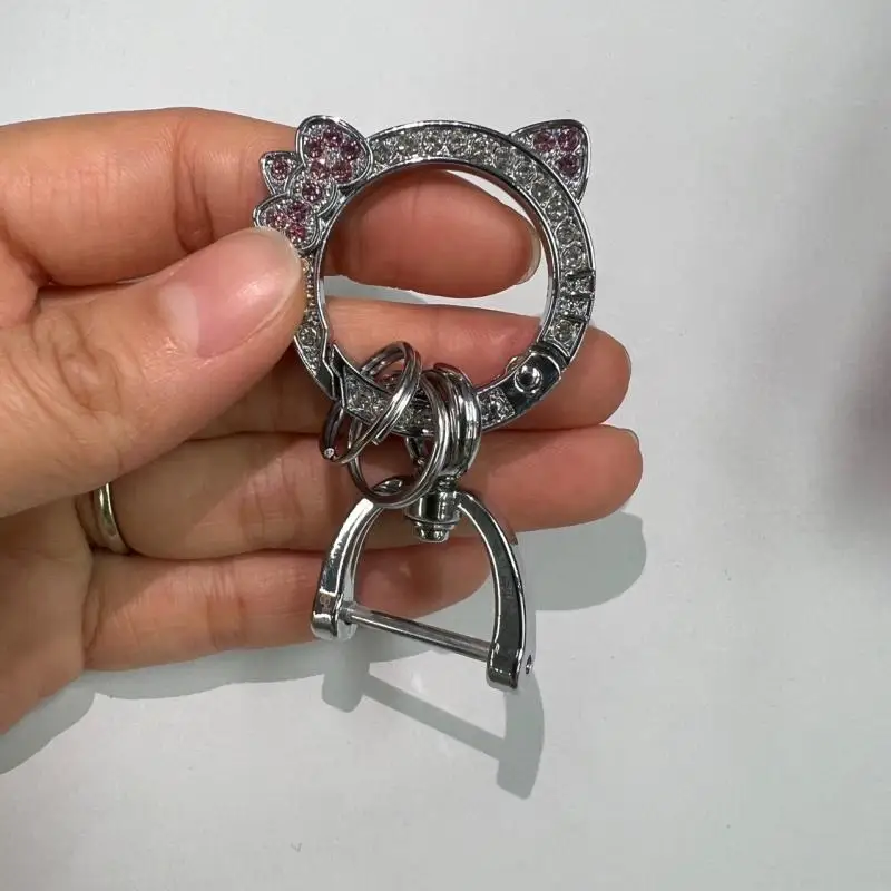 Sanrio Hello Kitty พวงกุญแจ Kawaii การ์ตูน KT แหวนแมว Horseshoe BUCKLE จี้อะนิเมะกระเป๋าเป้สะพายหลังซิปตกแต่งของขวัญ