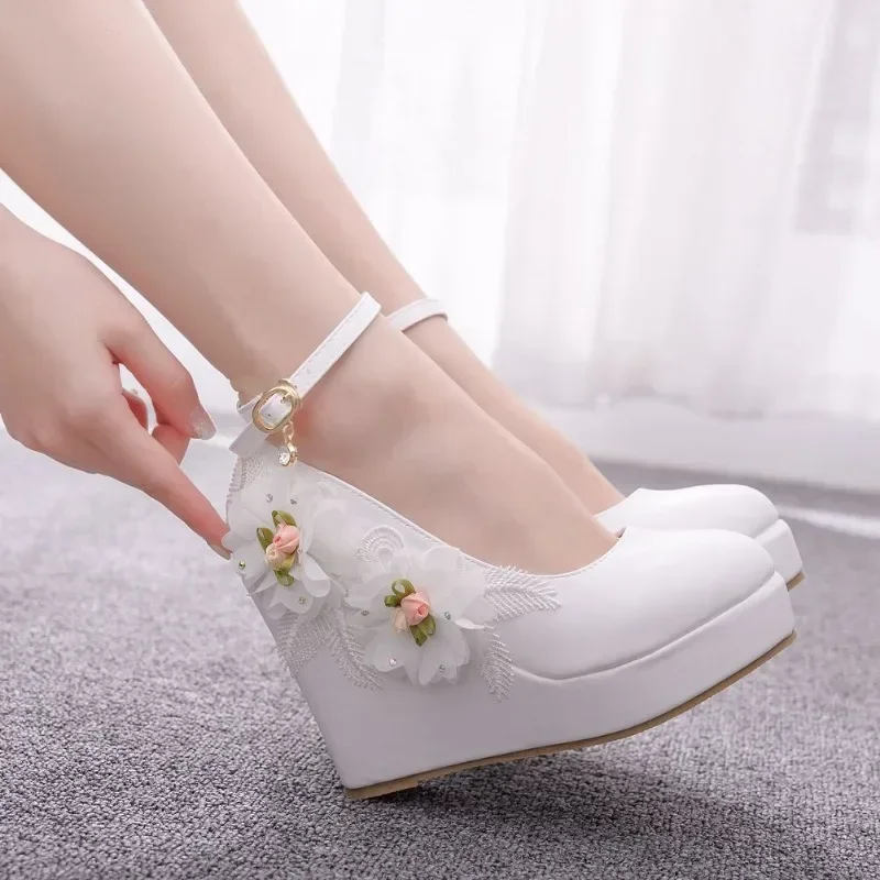 Women Pumps Spring Brand Design Lace Round Toe Buckle Strap PU 10CM Wedges High Heels Flower High Quality Women Shoes White