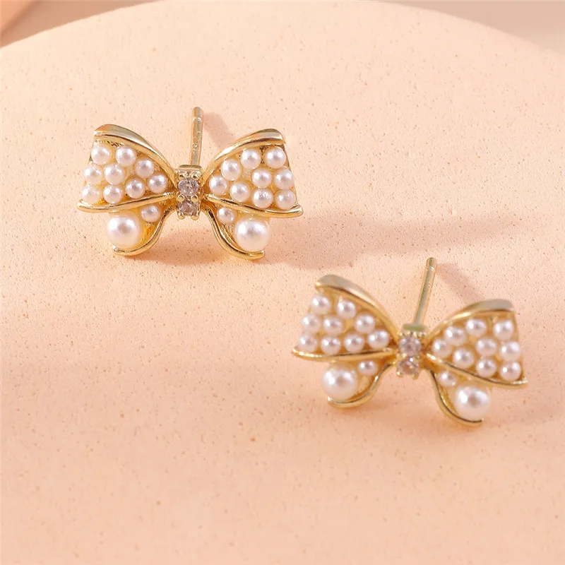 Aihua Niedliche Elegante Schleifen-Ohrstecker, Zarte Damen-Ohrringe mit Vollbesatz aus Perlen und Zirkonia, Modeschmuck-Accessoires – Detail 4