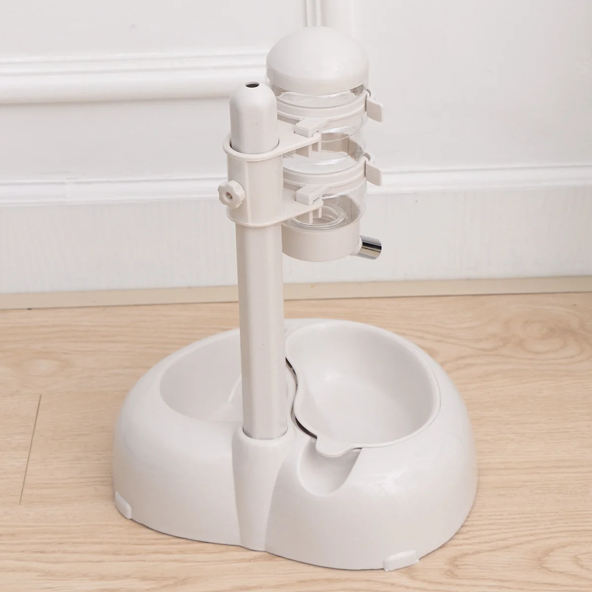 ペット用給水器 ペットボトル 犬 猫 健康 簡単に掃除できる 非湿潤口毛溝デザイン ホワイト ペット用品