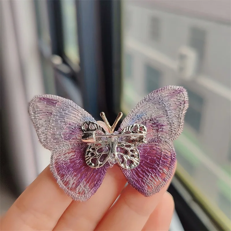 Vintage Handmade Embroidery Silk Butterfly Brooch Pins for Women Temperament Alloy Insect Brooches Lightweight Accessories Gifts