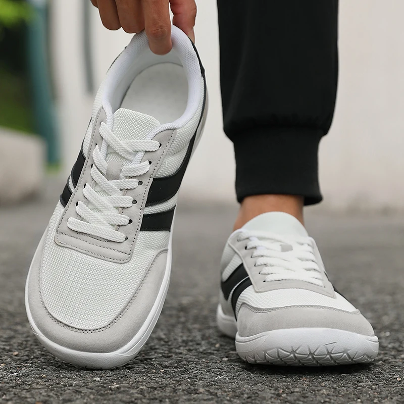 Mode Femme 2025 NouveautéCasual Sneakers Spring and Summer Flat Shoes Tamanos Femininos Tennis Skateboard Social Shoe Male