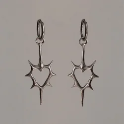 Y2K Punk Hollow Thorn Love Heart Pendant Earrings for Women Vintage Unusual Stainless Steel Ear Buckle Jewelry Party Accessories