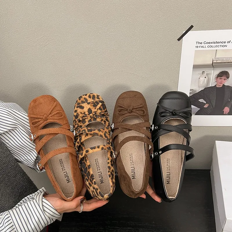 

New Women Designer Butterfly-knot Ballet Flats Shoes fashion square head Slip On Shoes Ladies Soft Sole Cross strap buckle Shoes