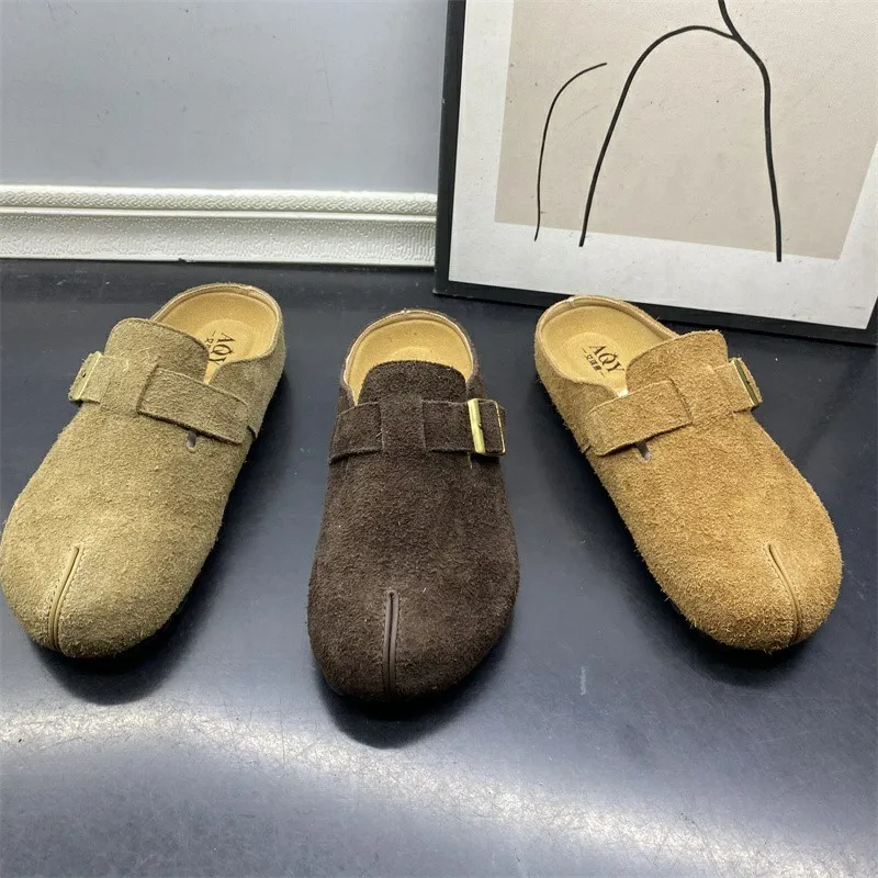 

Новинка осени 2023 года, женские кожаные тапочки на плоской подошве без шнуровки, универсальные повседневные слипоны с круглым носком, пара, подходящие резиновые...