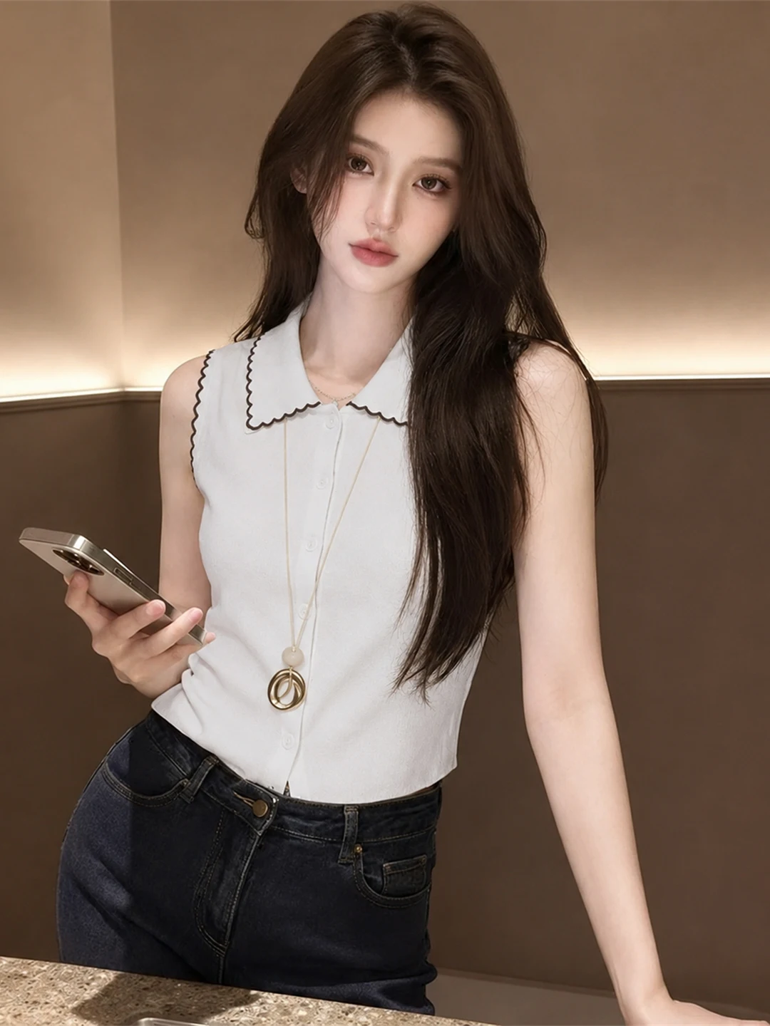 

Commute Style Sleeveless Neck Ice Silk Knitted Top Women's Slimming Summer Fashion High-End Feel Straight Cut Korean Ver...