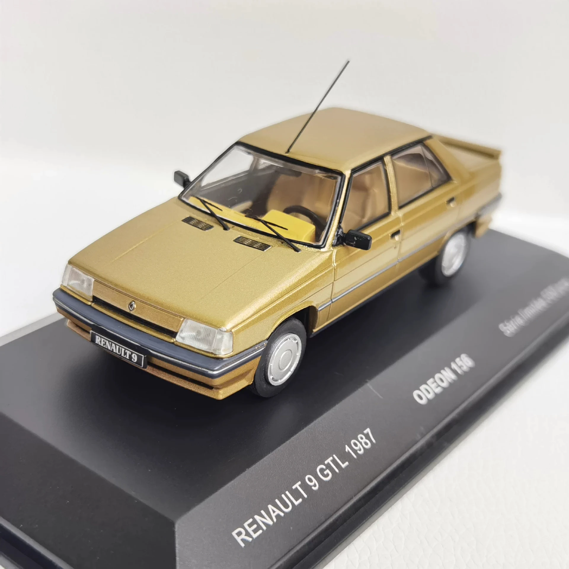 أوديون 1/43 رينو 9 GTL 1987 موديل سيارة رينو، سبيكة، 2R