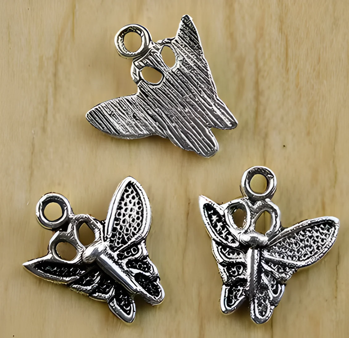 

30pcs 14.8x13.6mm Alloy metal tibetan silver butterfly pendants HWH0343