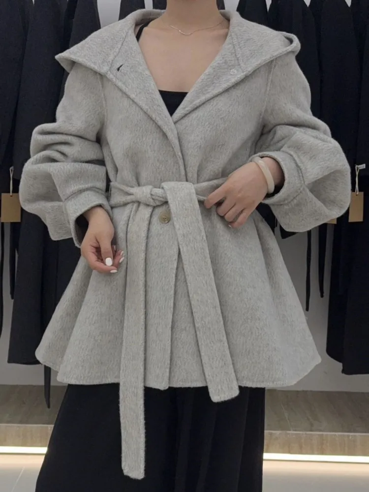 ZMEENNA Eleganter kurzer Wollmischungsmantel für Damen mit Kapuzenkragen und Krawattengürtel, Winteroberbekleidung, warme Jacke ZM4027