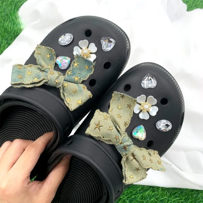 Ensemble de breloques de chaussures à la mode, 10 pièces, accessoires, trou, boucle de chaussure, nœud diamant, fleur blanche, décorations de chaussures pour enfants, femmes, filles, cadeau