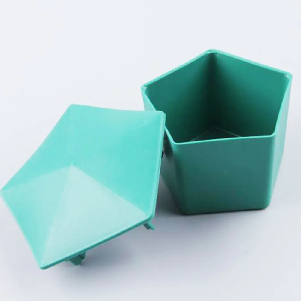 

4Pcs Premium Plastic Snail Traps Durable Garden Tools Safe Physical Destruction Method Simple Design Easy Clean