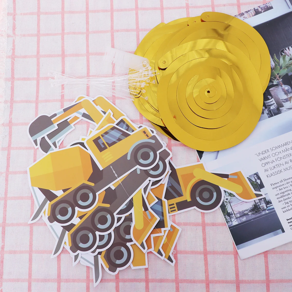 

46Pcs Construction Hanging Swirl Decorations Excavator Truck Party Ceiling Decor for Shower Birthday Wedding Summer Hawaii