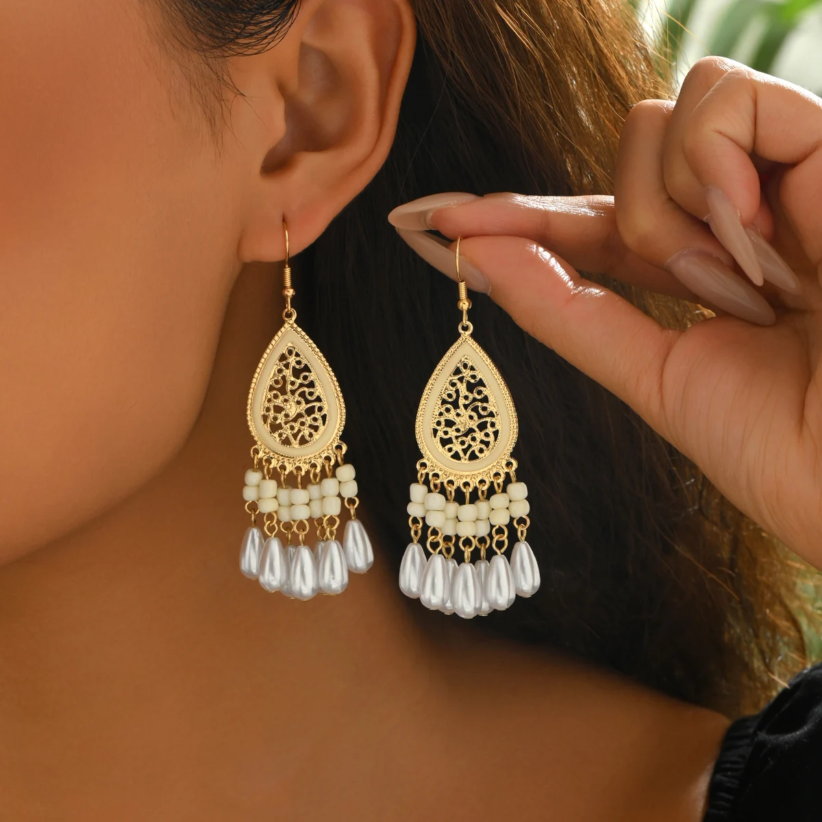1 par de pendientes colgantes bohemios con forma de gota de agua para mujer, encaje dorado vintage con cuentas de arroz y colgantes con forma de gota de agua, adecuados para bodas, vestidos de noche y ocasiones especiales
