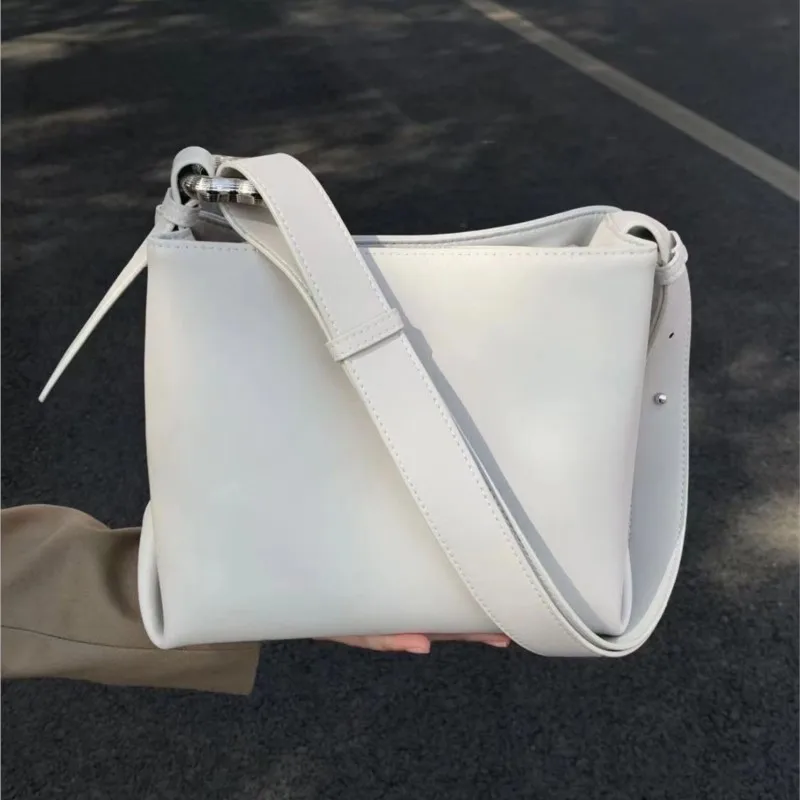 

Solid Color Leather Large Capacity Tote Bag Women Square Minimalist Commute Bucket Shoulder Bag Ladies Casual Crossbody Bag 2025