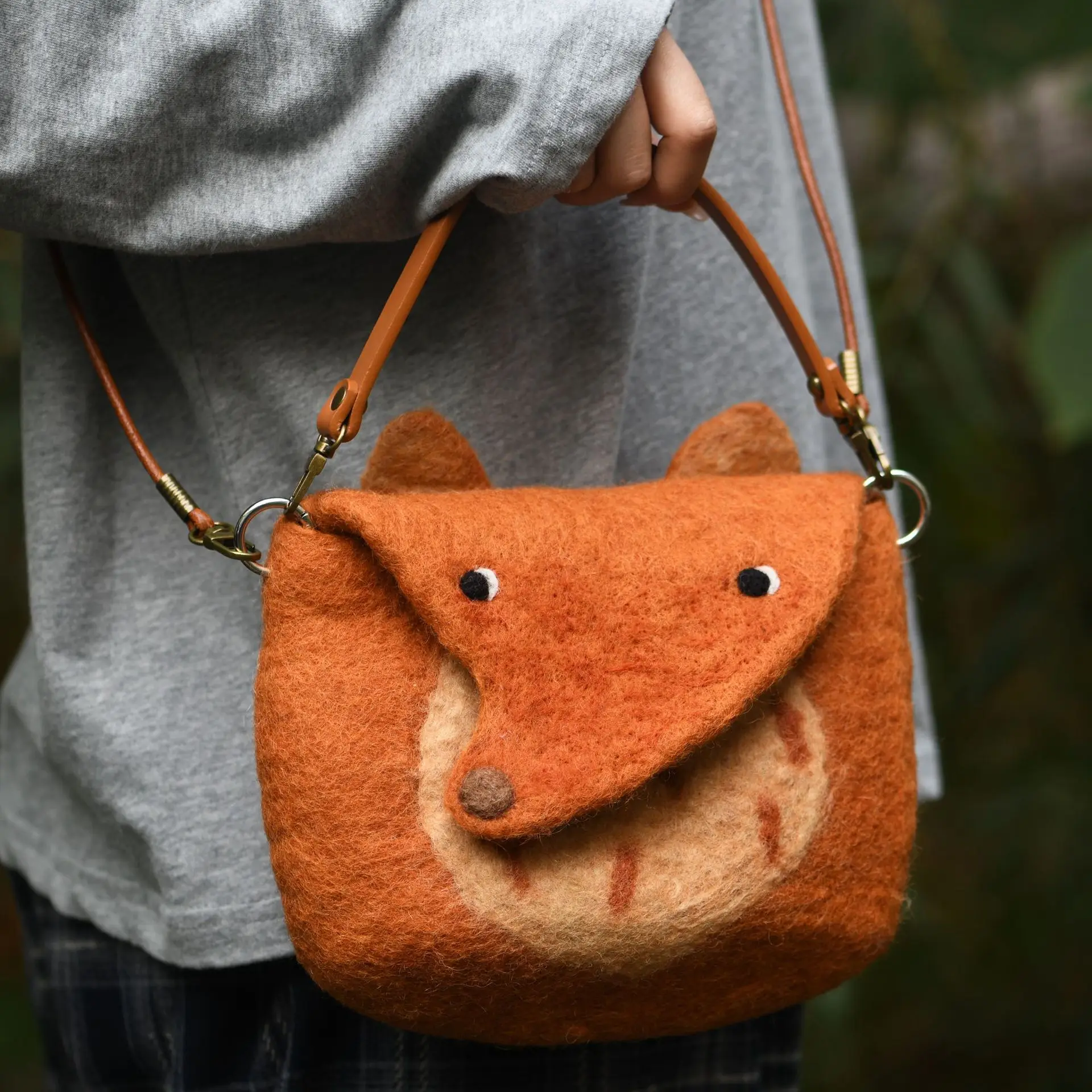 

Handmade wool felt, cute fox baby elephant hippo squirrel animal hand carry shoulder messenger bag