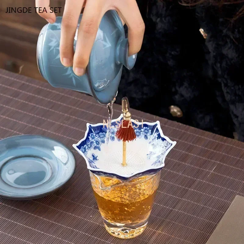 Creative Blue and White Porcelain Tea Strainer Ceramic Tea Filter Umbrella Shape Teaware Ceremony Accessories Tea Table Decor