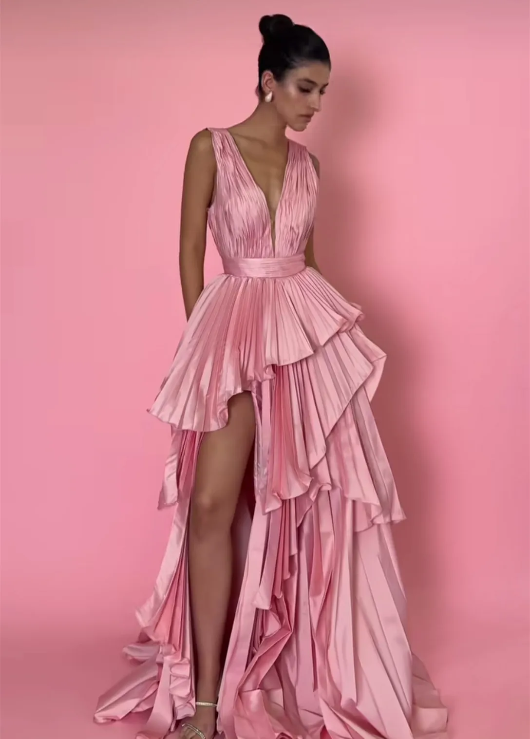 Customized Long V-Neck Evening Dresses Ruffles/Slit A-Line Taffeta فساتين الحفلة Watteau Train Prom Dress for Women