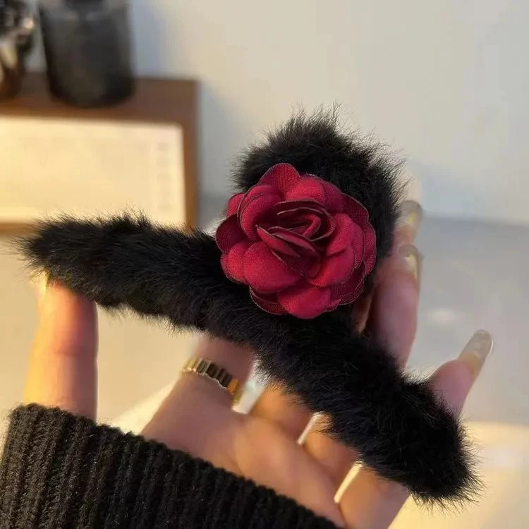 

Заколка для волос из искусственного меха, корейская зимняя заколка для волос, милая заколка для волос на спине, плюшевая заколка в виде акулы, женские аксессуары для волос