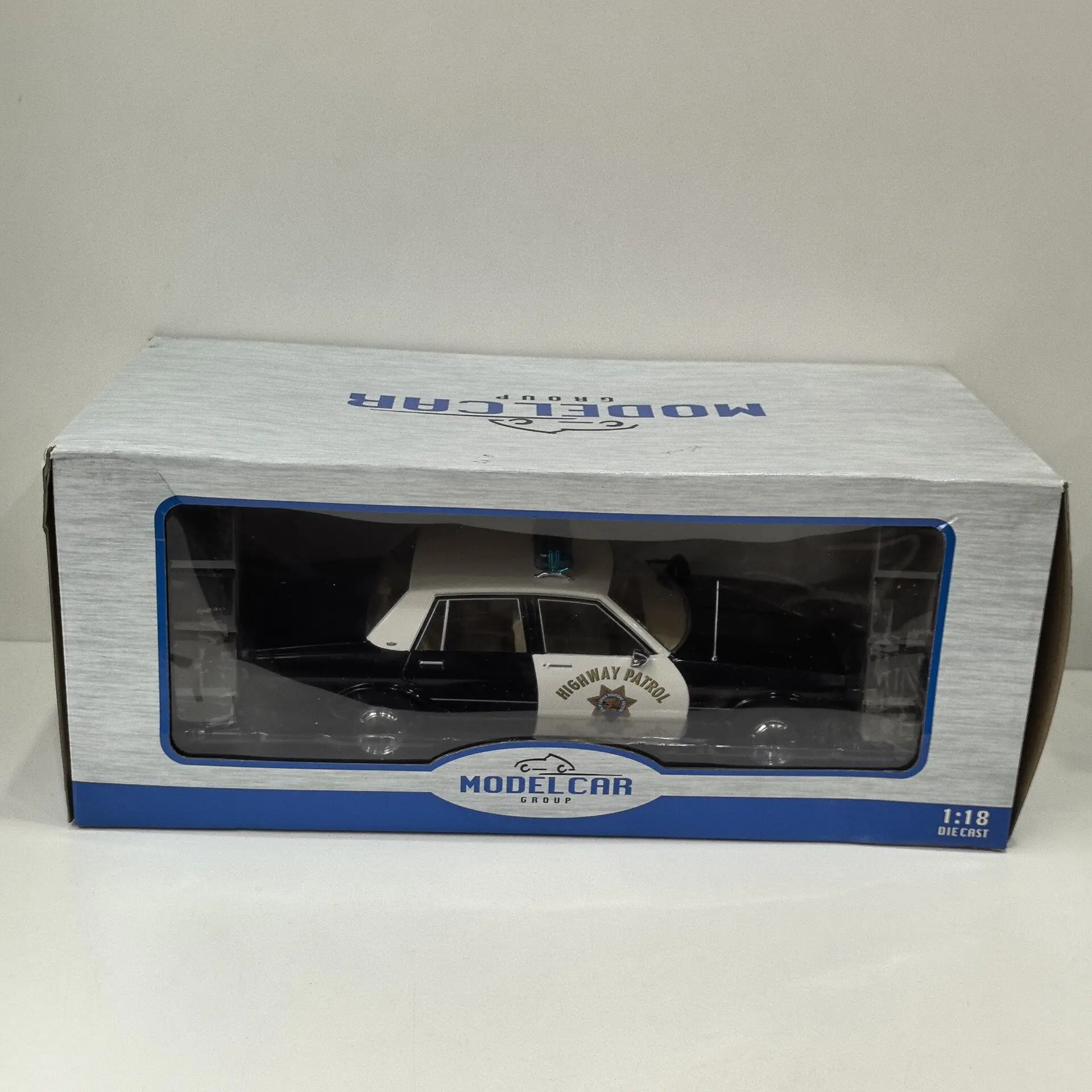 

Масштабная модель автомобиля Chevrolet Caprice D7 из сплава, 1:18, Diecast MCG