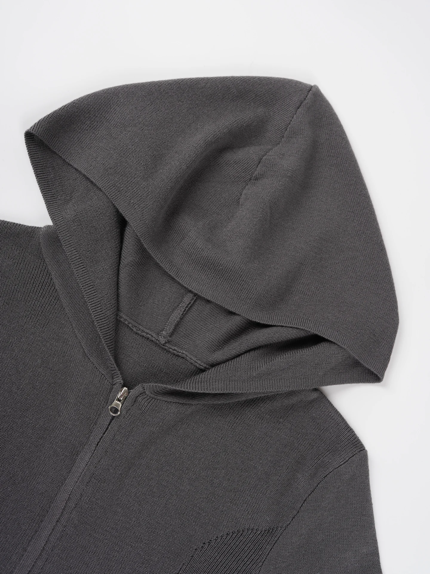 سترة محبوكة بقلنسوة وسحاب كوري من جيني للنساء بقصة ضيقة وقاعدة ort irt كاجوال ناعمة من ألياف البوليستر طويلة Sve