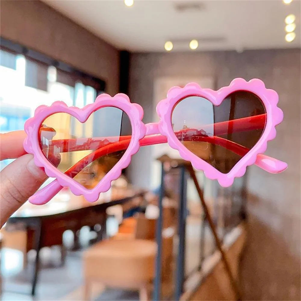 Heart Shaped Sunglasses For Children Boys Girls UV400 Eye Protection Sunglassese Outdoor Cute Cartoon Eyewear for Kids 2023 New