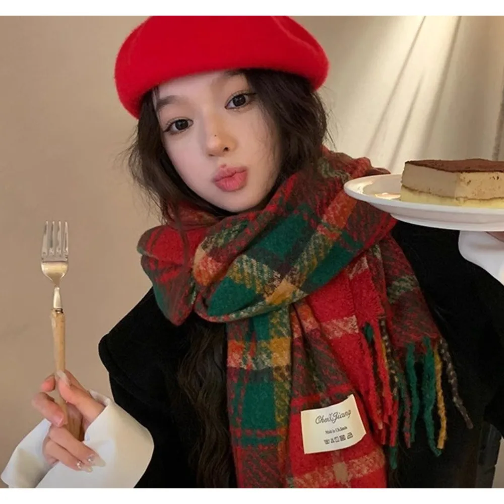 Regalo di Capodanno: sciarpa scozzese con nappe rosse natalizie, sensazione invernale di alta qualità per le donne, caldo scialle coreano, sciarpa spessa_voghion.com