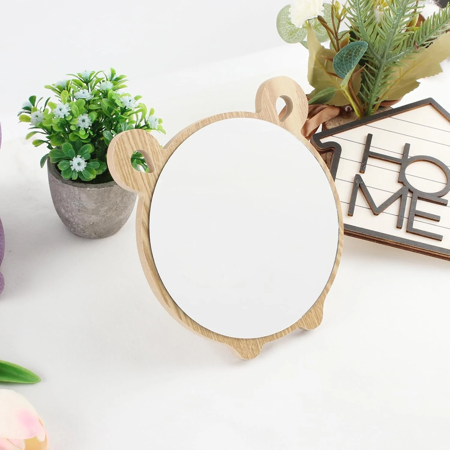 Drewniane biurko w kształcie litery