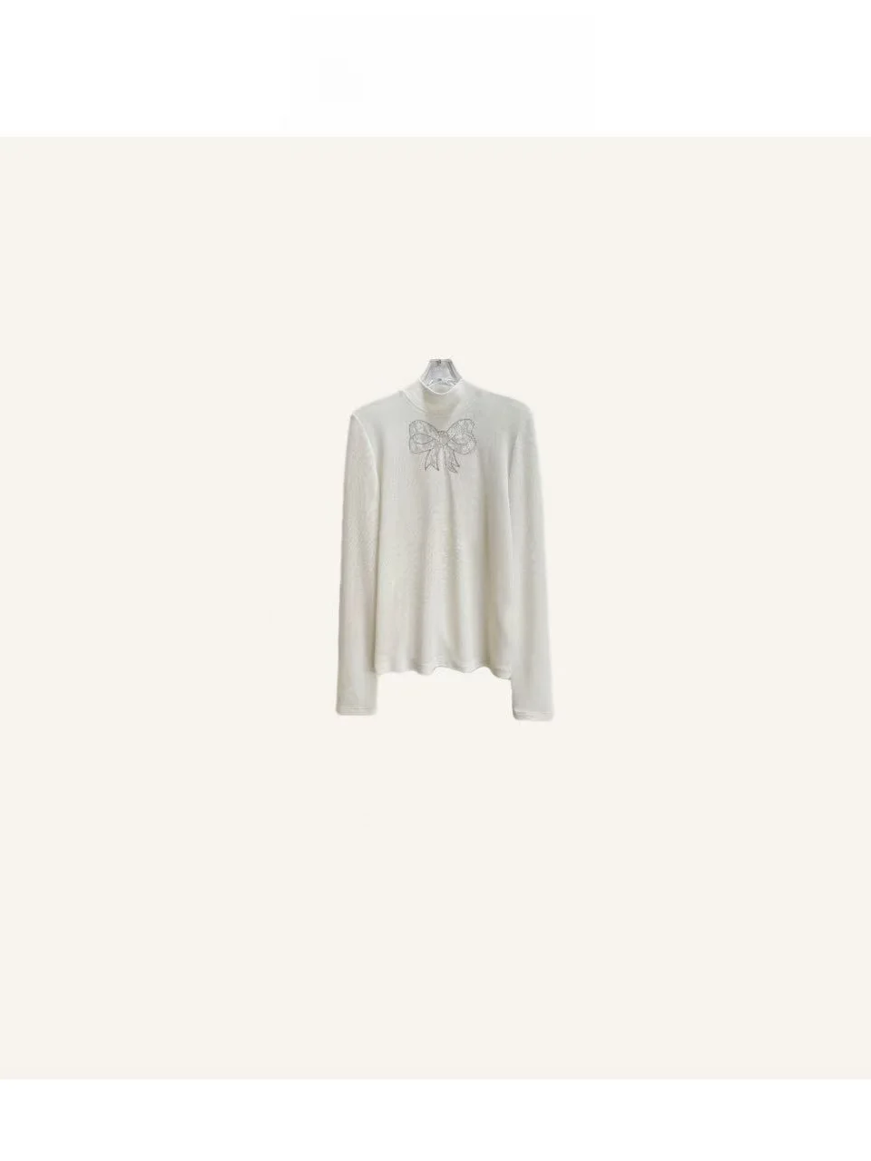 

Slim Fit Long Sve T-irt with Rhinestone Knot f High Collar Handmade Embelliment Classic Sle for Women