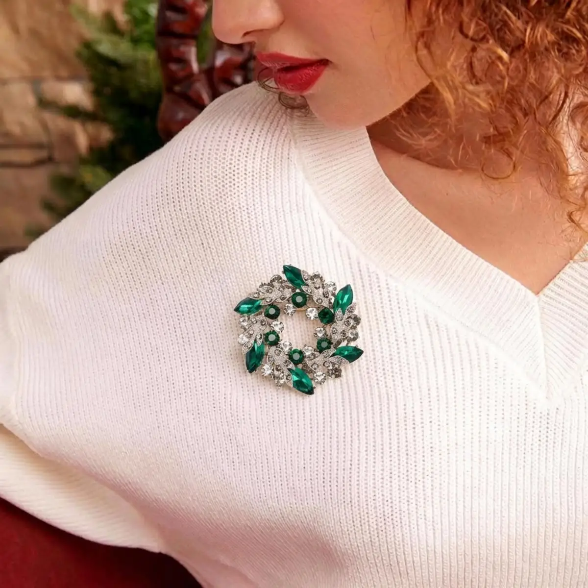 

Beaut&Berry Trendy Rhinestone Wreath Brooches for Women Unisex Plant Pins Casual Party Jewelry Accessories Gifts Decoration