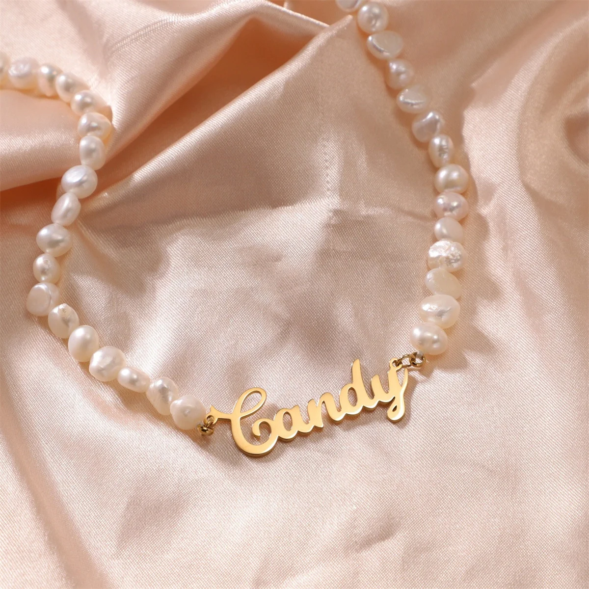 

VishowCo Personalized Pearl Name Necklace Custom Pearl Chain Jewelry Letter Pendant Choker Gold Nameplate Jewelry Mother Gift