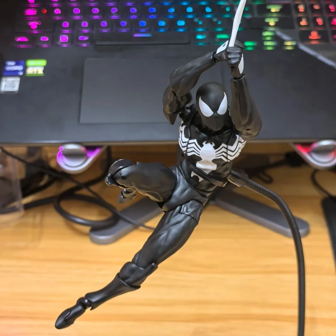 

Оригинальные игрушки-пусеты, Человек-паук, черный симбиот, фигурка Человека-паука, индивидуальная модель, статуя Gk, декор для рабочего стола, Коллекционная подарочная игрушка