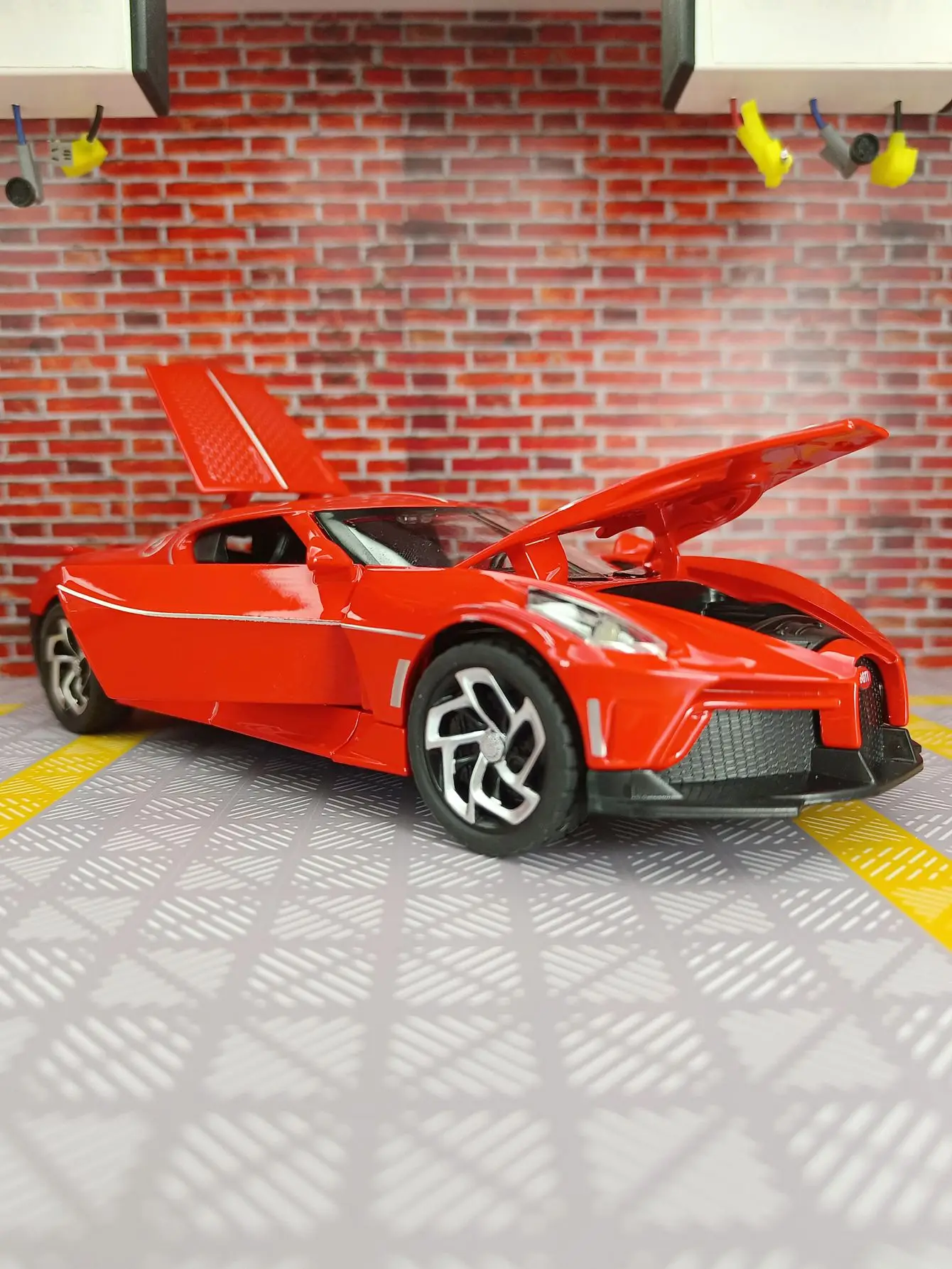Portas modelo de carro em liga 1:24 e capô do motor, porta-malas pode ser aberto adequado para coleção e pode ser dado como presente para crianças