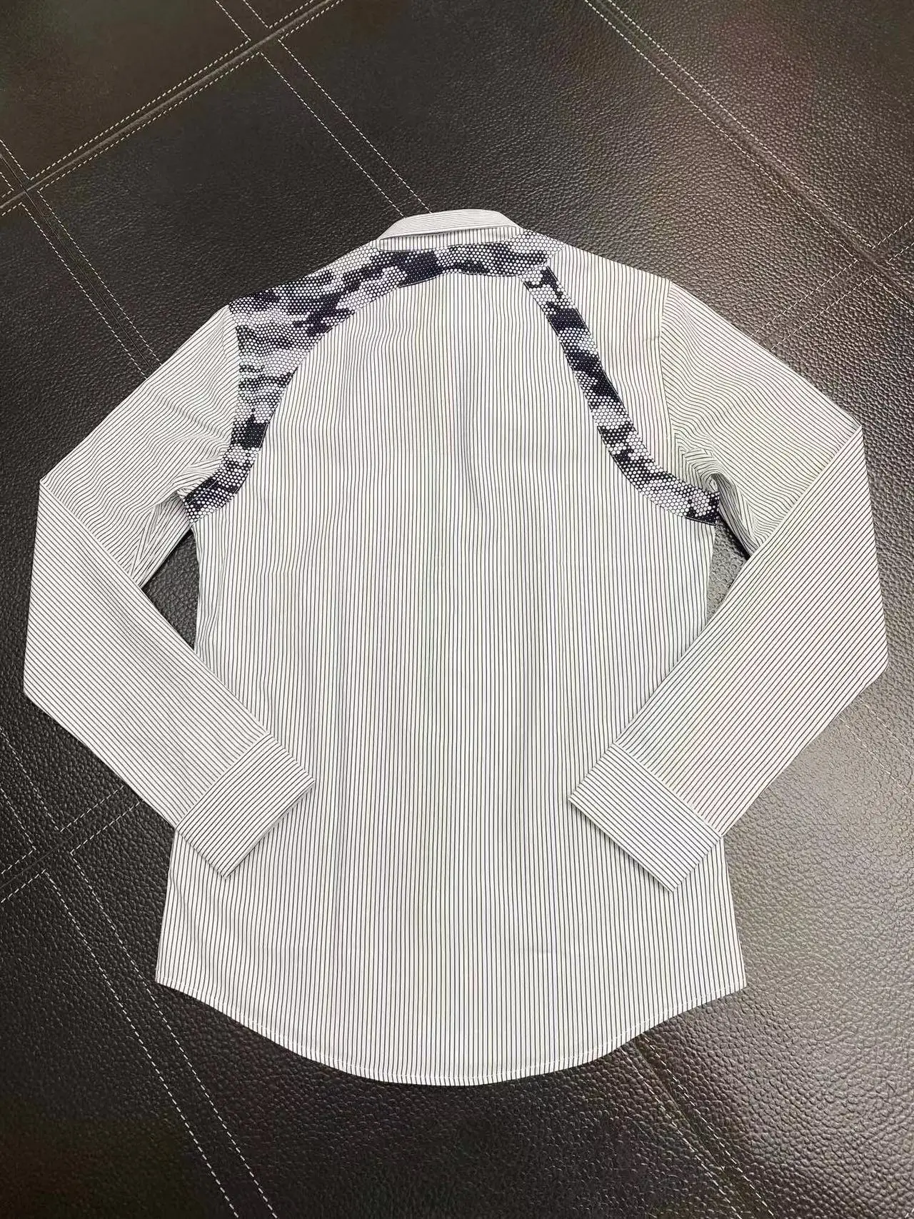 Saint Queen Men's Fashion Shirt Black White Vertical Stripes Splicing Snake Pattern Long Sleeve Dress Shirt Slim Fit Tops | 8512