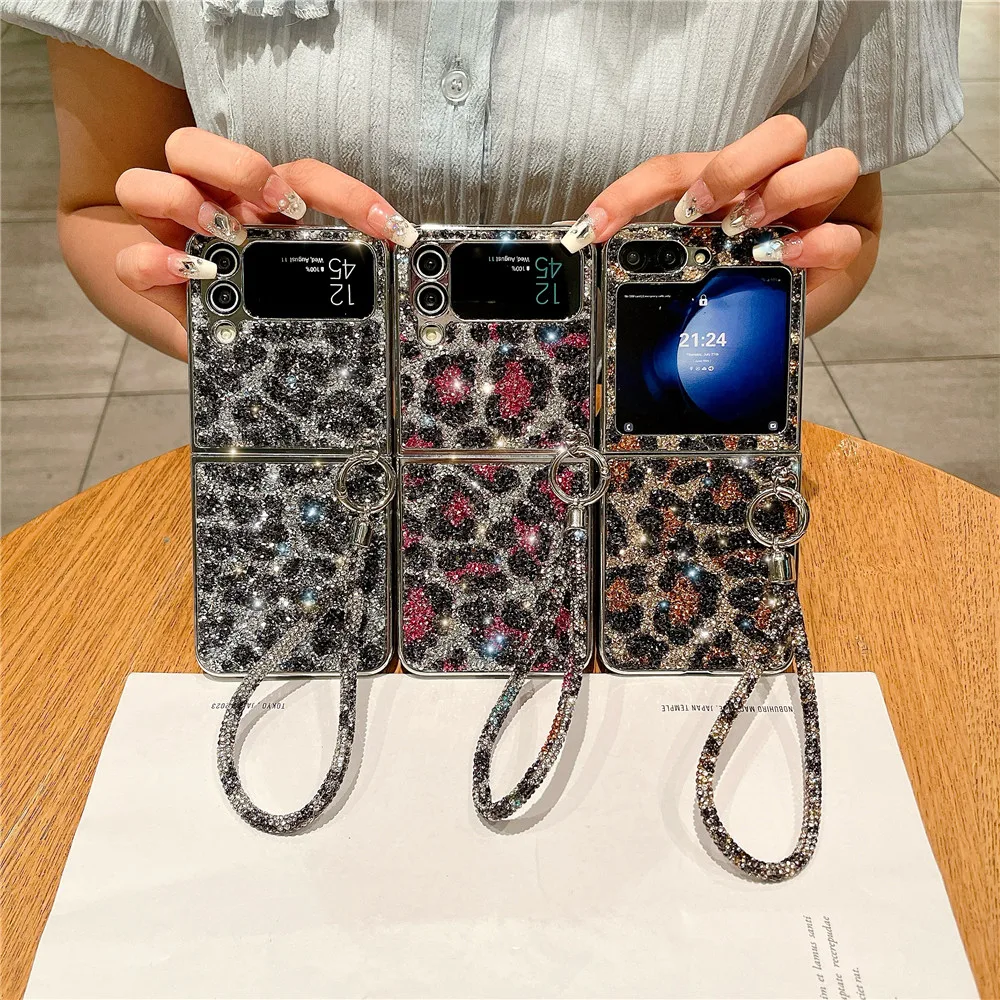 

Bling Leopard Diamond Case For Samsung Galaxy Z Flip6 Z Flip5 Z Flip 4 3 Coque Luxury Glitter Rhinestone Strap Cover Fundas