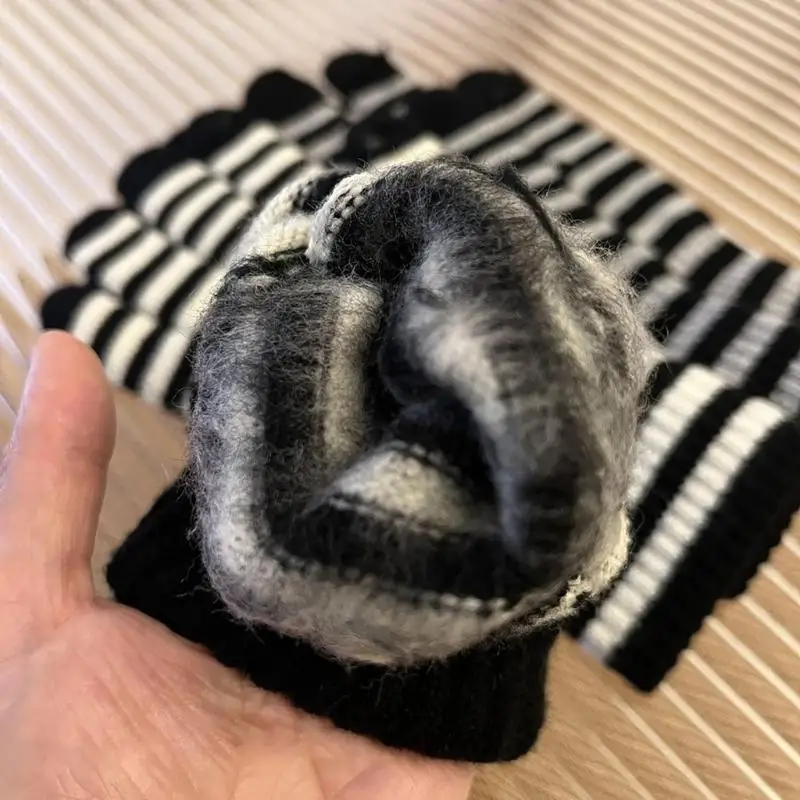 39BD Touchscreen-Handschuhe, Stretch-Strickhandschuhe, warm, winddicht, schwarz-weiß gestreift, Fäustlinge für Damen und Herren