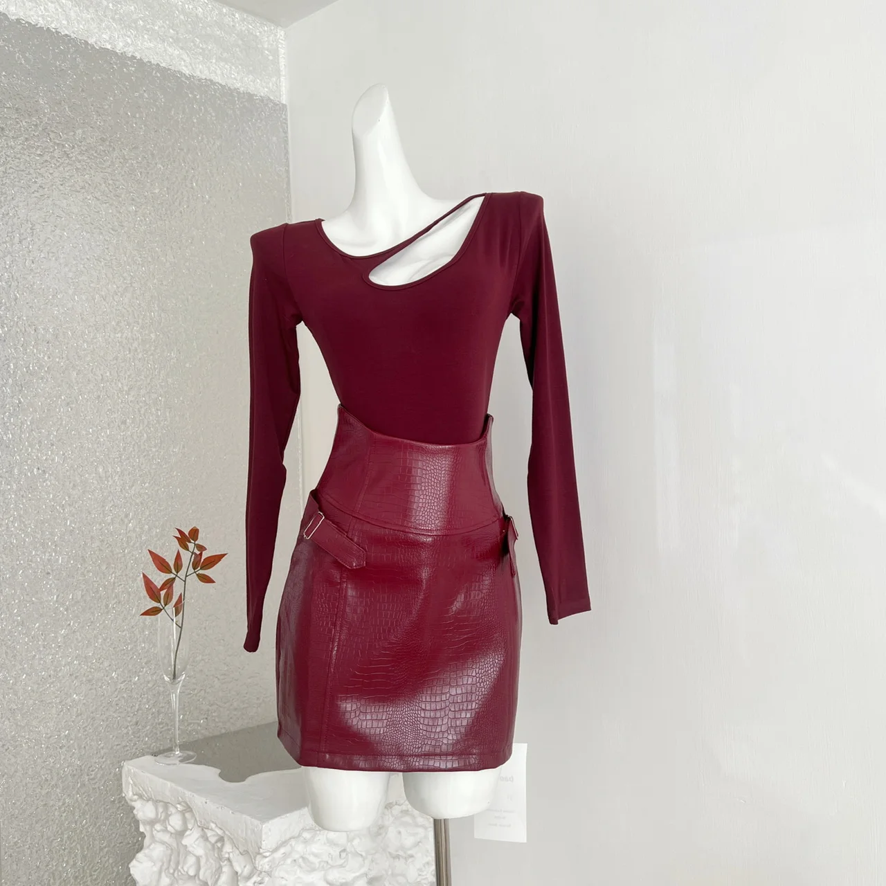 

Sexy Red Long Sleeve Hollow out Top And Skirt Set for Women Commute Style Winter Fashion Outfit Two Piece Set