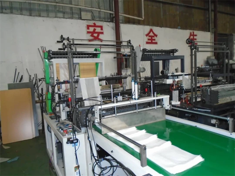 آلة تشكيل الأكياس، آلات تصنيع أكياس التسوق البلاستيكية ذات الطبقة المزدوجة بأربعة خطوط