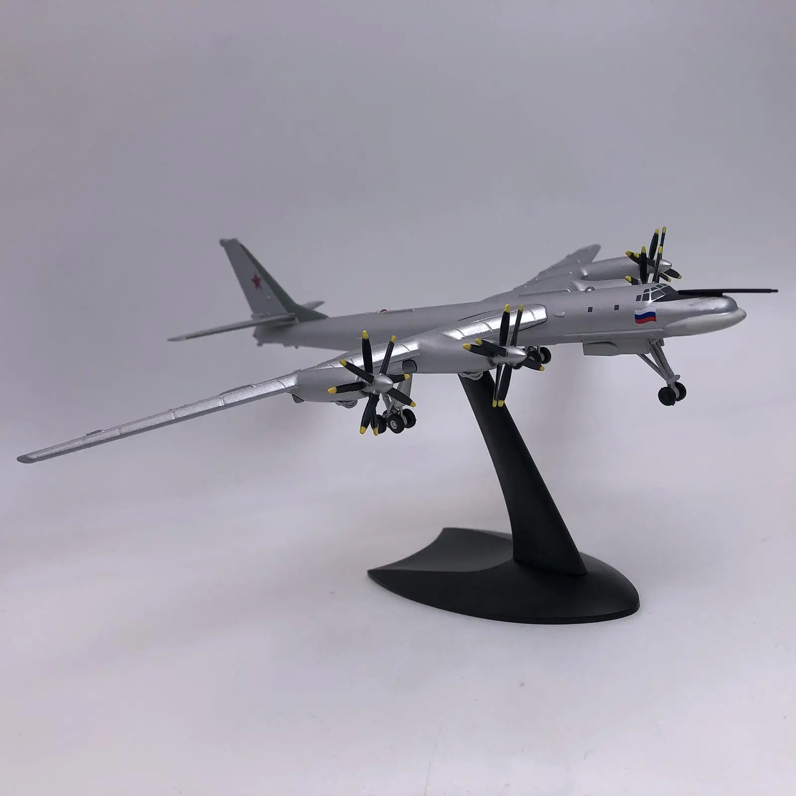 Plane Model Diecast Metal Amer 1:200 Russian TU 95MS Simulation for Collection Commemorate Kid Collectible Display Birthday Gift