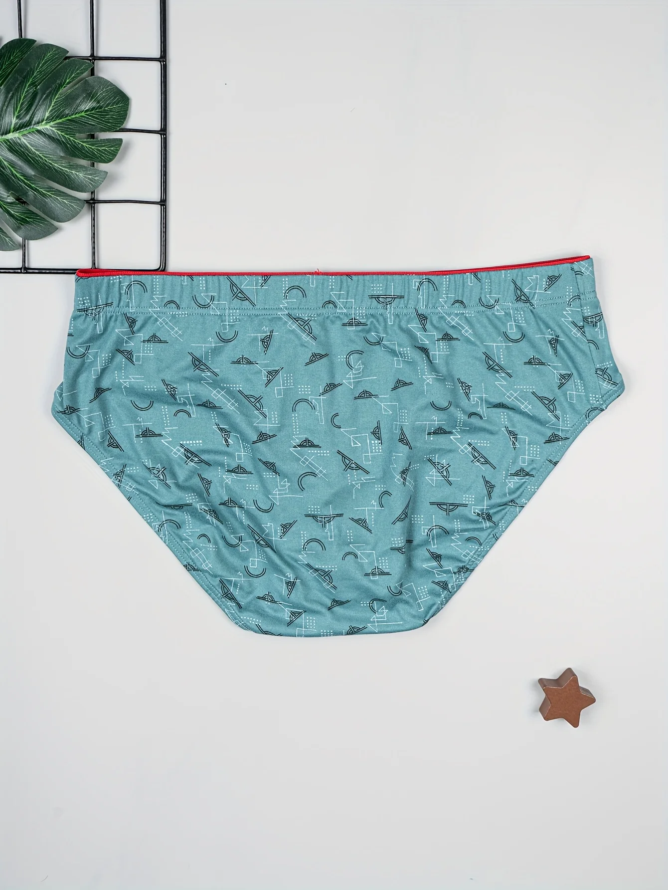 [Men's Briefs] 5-Pack of Men's New Style Briefs with Random Prints, Breathable and Comfortable, Suitable for Daily Wear, Casual and Fashionable, Suitable for All Seasons, Soft and Close-Fitting Men's Underwear