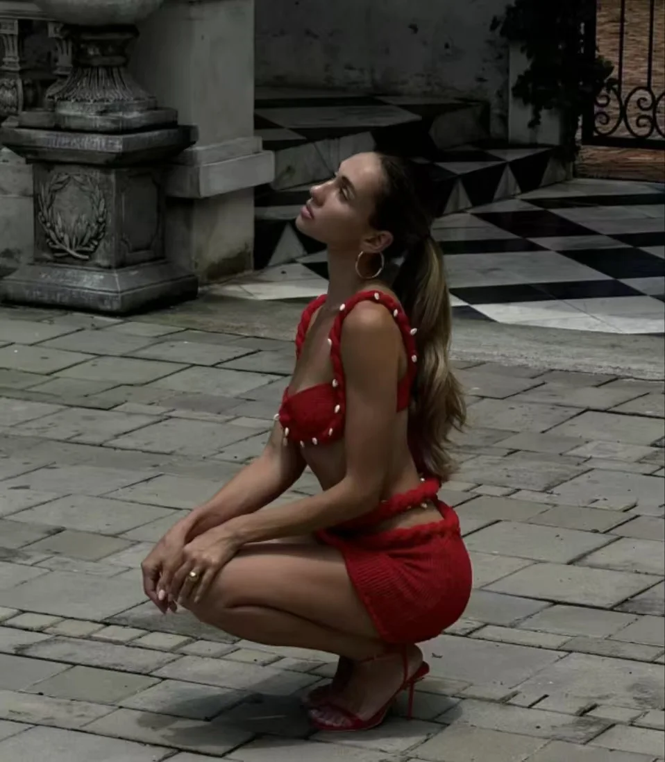 2025 novo verão malha borda biquíni terno feminino sexy sutiã superior mini saia halter sem mangas strass maiô conjunto roupa de férias