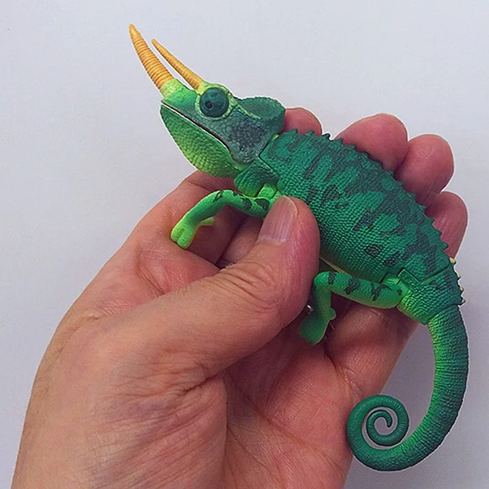 Japanese Bandai Genuine Gacha Scale Model Biological Cognitive Model Lizard Chameleon Simulation Miniature Action Figure Toys