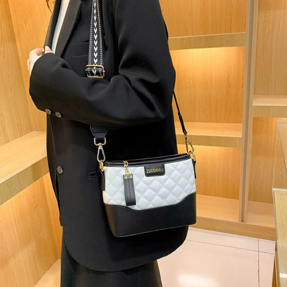 

Портативная сумка через плечо из искусственной кожи с ромбической решеткой, сумка через плечо с буквенным ромбом, решетчатая сумка для подмышек, дорожная сумка