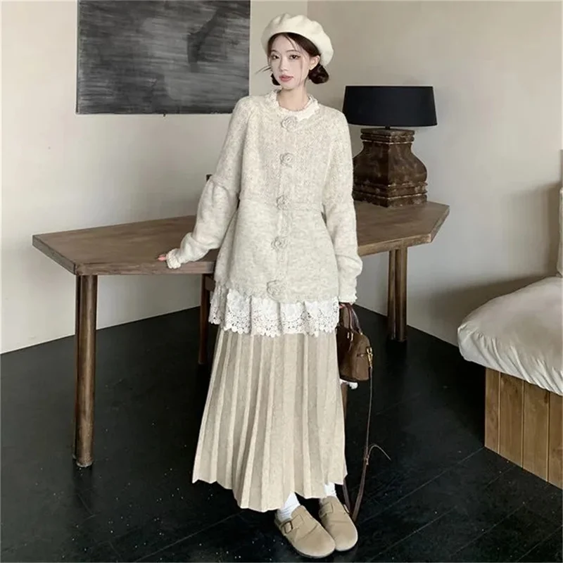 

2025 New 3D Flower Chic Long Sleeved Sweater, Women's Spring Lace Base Shirt, Pleated Skirt, Fashionable Three Piece Set, Trendy