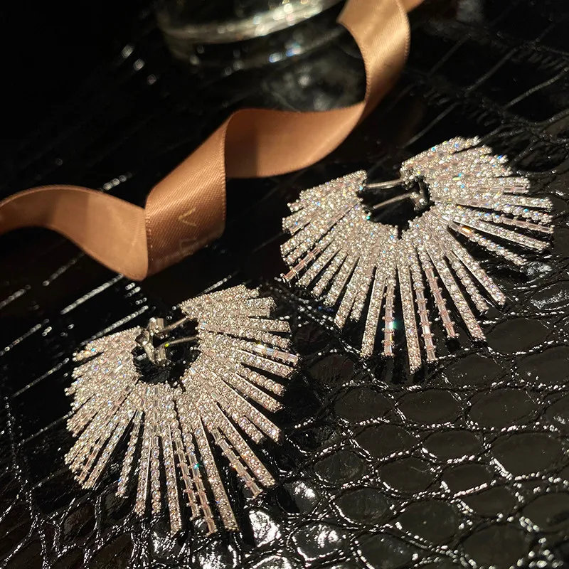 

New Fashion Temperament Luxury Silver Zircon Earrings