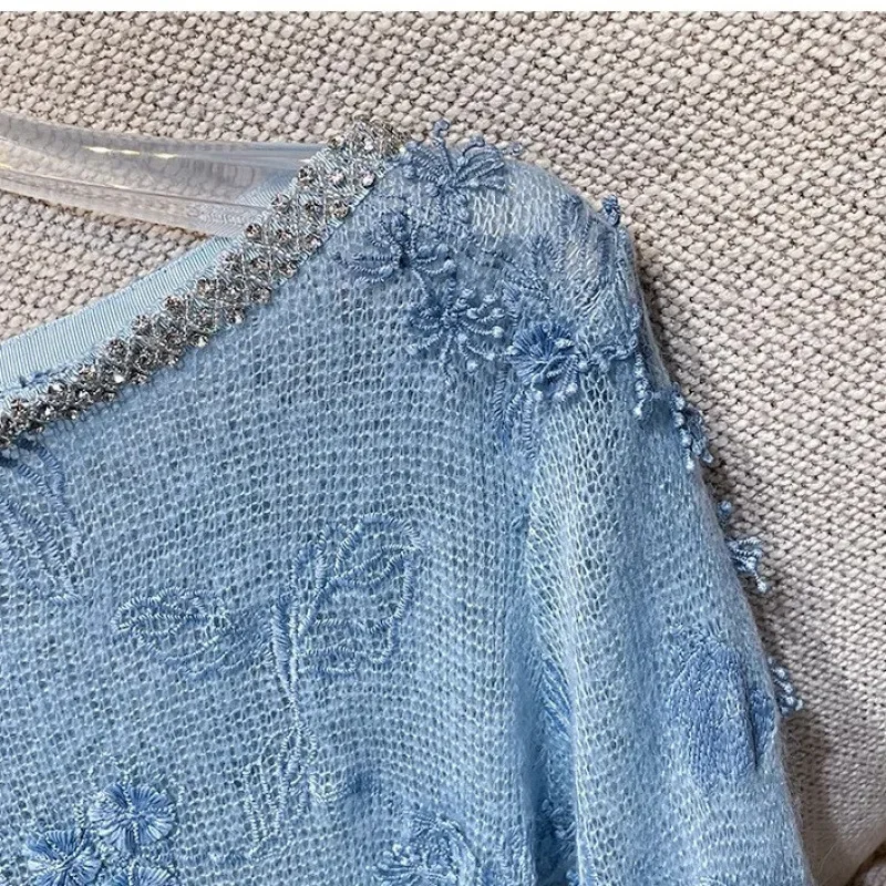 

Женская весенняя футболка с длинными рукавами и вышивкой, новый темпераментный топ, французский легкий роскошный элитный топ для тяжелой промышленности с бриллиантами