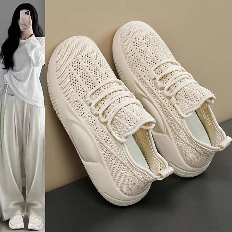 

The 2025 new style of fashionable and versatile mesh shoes with hollow thin lightweight sports shoes and casual white sneakers