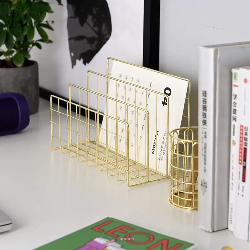 Estantería de estilo nórdico para escritorio de oficina, bloque de libros de Metal dorado, decoración de escritorio, estante para revistas, soporte