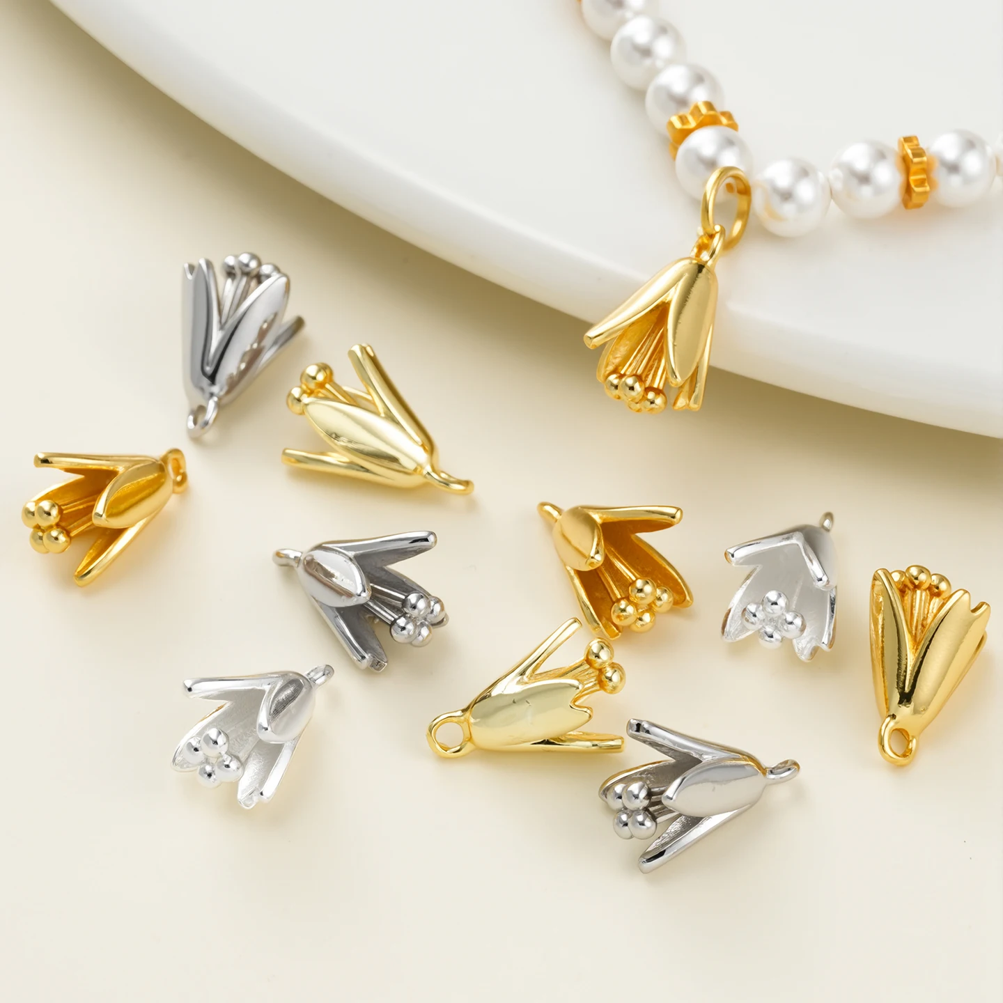 

2Piece/Pack 14/18K Gold Color Plated Copper Flower Charms Pendants for DIY Bracelet Necklace Jewelry Making Accessories