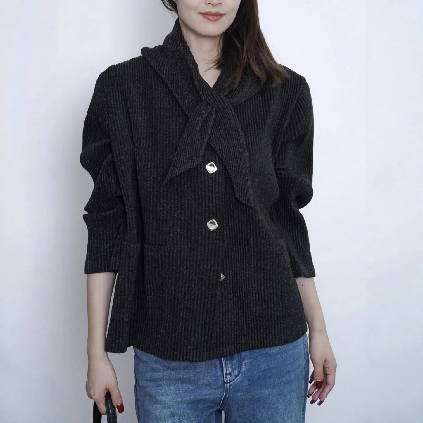 معطف صوفي مطوي مصمم من Miyake للنساء قصير للخريف والشتاء، جاكيتات سميكة جديدة ذات ياقة وشاح راقية #6