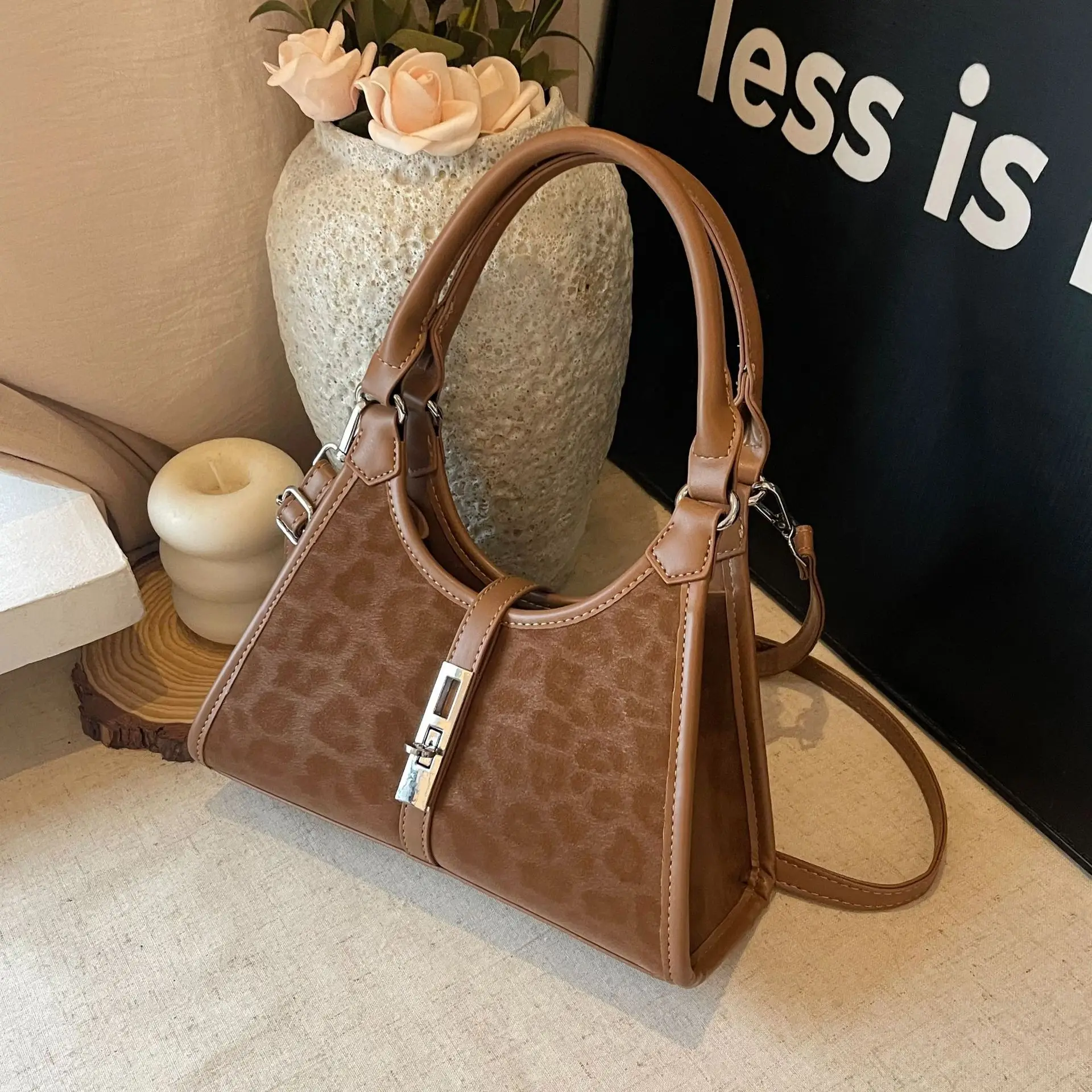 

Ladies Bag Retro Niche Quality Handbag, Small Handbag New Leopard Print Small Square Bag Versatile Single Shoulder Crossbody Bag